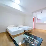 Ampia Casa Indipendente Con Giardino Privato *